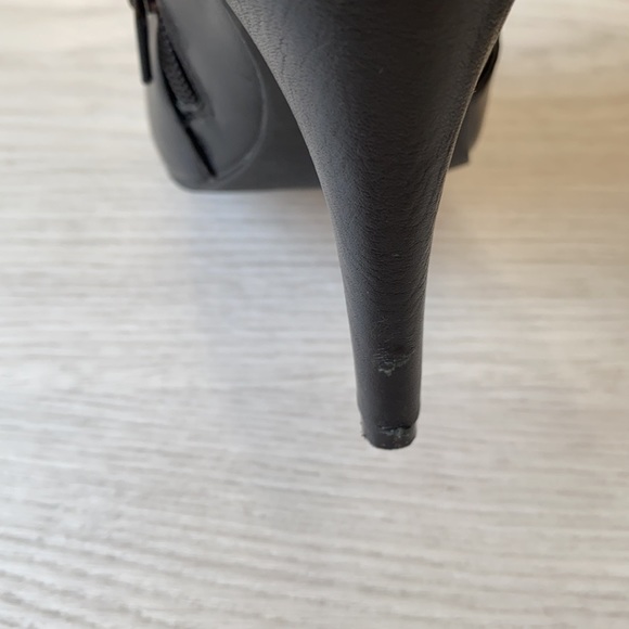 Heeled ankle bootie - Picture 5 of 7